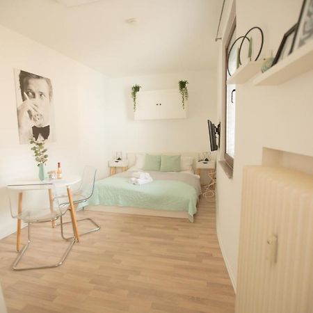 Neu Innenstadt Altstadt Apartment In Top Lage Von Koln Kültér fotó