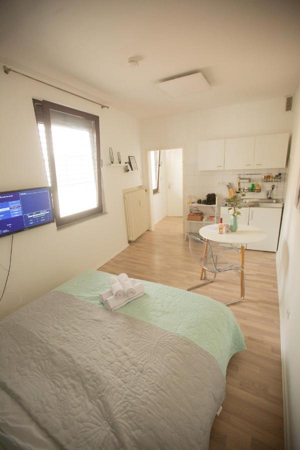 Neu Innenstadt Altstadt Apartment In Top Lage Von Koln Kültér fotó